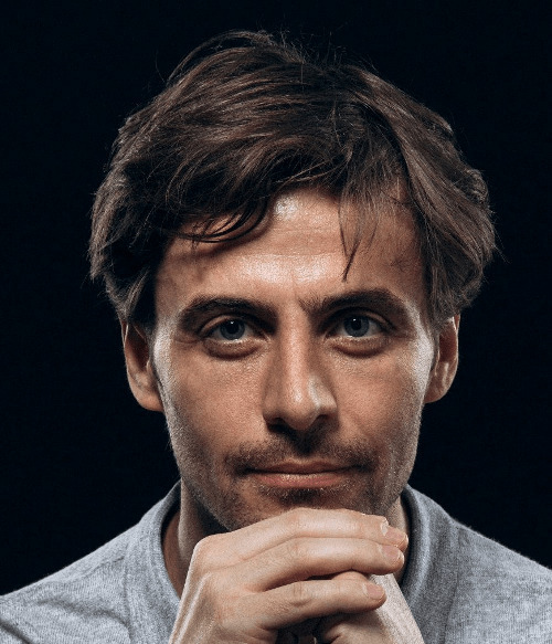author-img